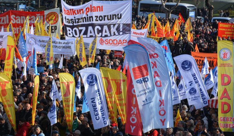 ‘Laik Eğitim, İnsanca Yaşam, Demokratik Türkiye’ için binlerce yurttaş Kadıköy’de bir araya geldi!